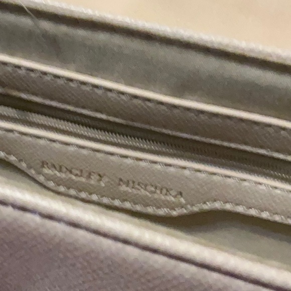 Badgley Mischka Off White Chain Studded Handbag - Picture 9 of 13